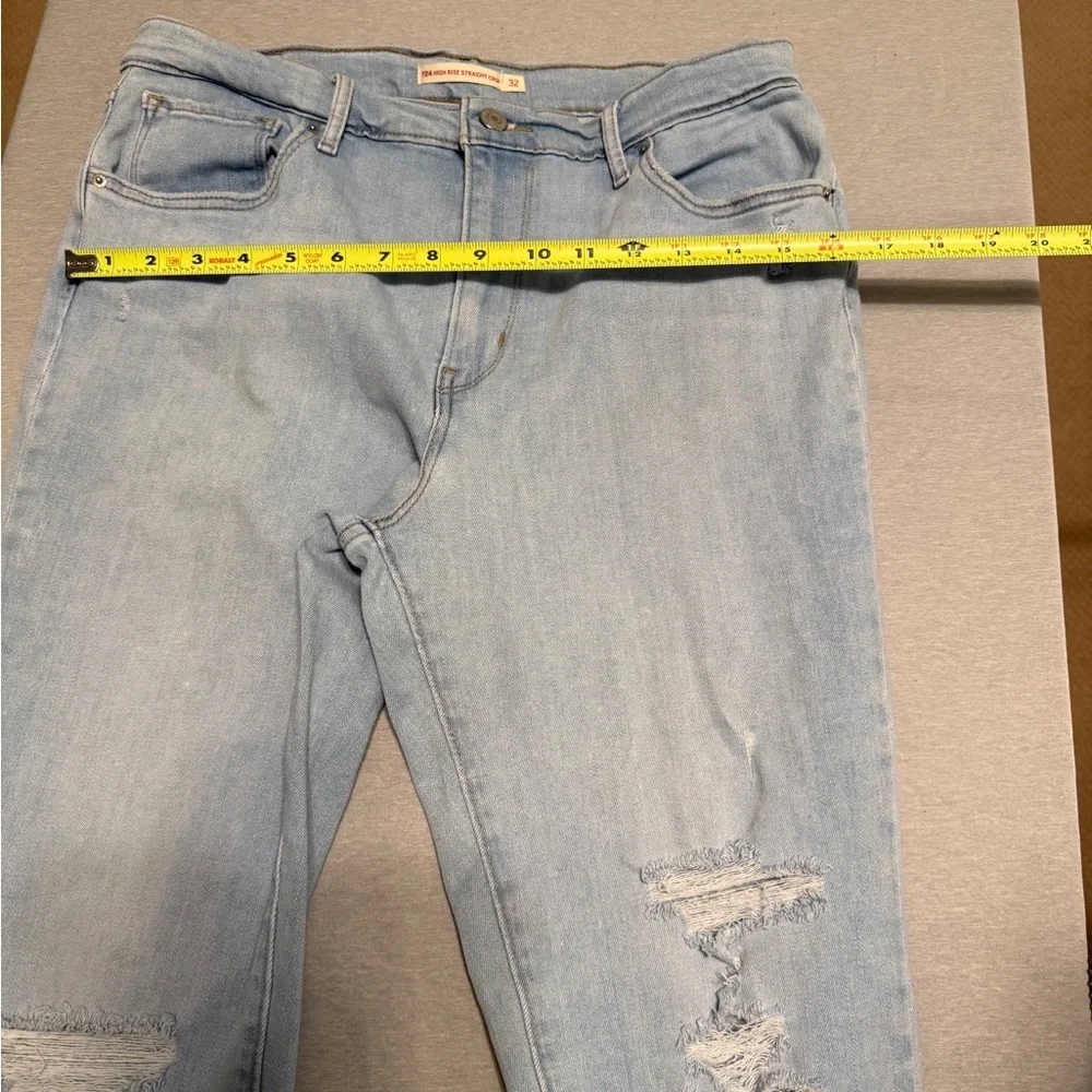 Levi’s 724 Jeans High Rise Straight Crop Light Blue Distressed Size 32
